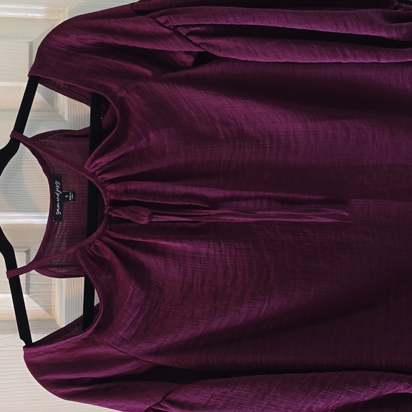SAM AND JESS BRAND WOMEN'S JUNIOR BURGUNDY COLD SHOULDER TOP SIZE SMALL - Picture 3 of 16